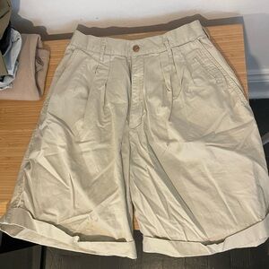 Dockers Women's Cream Bermudas